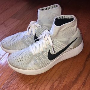 White & Silver Men’s Nike Lunarepic